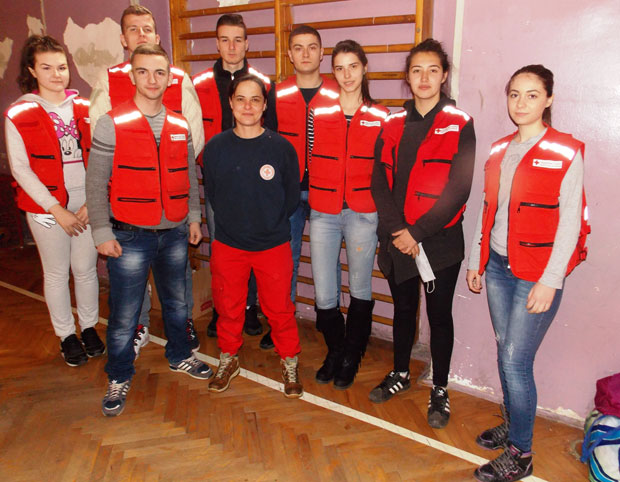 Волонтери јачи од поплаве